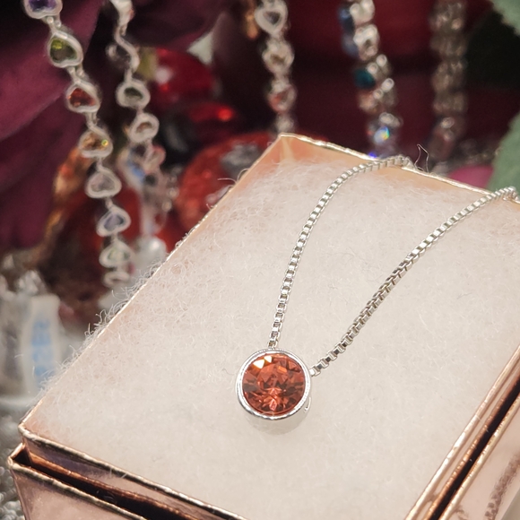 Elegant Swarovki Crystal's Solitaire Pinkish Orange Silver Necklace 18" - Picture 4 of 11